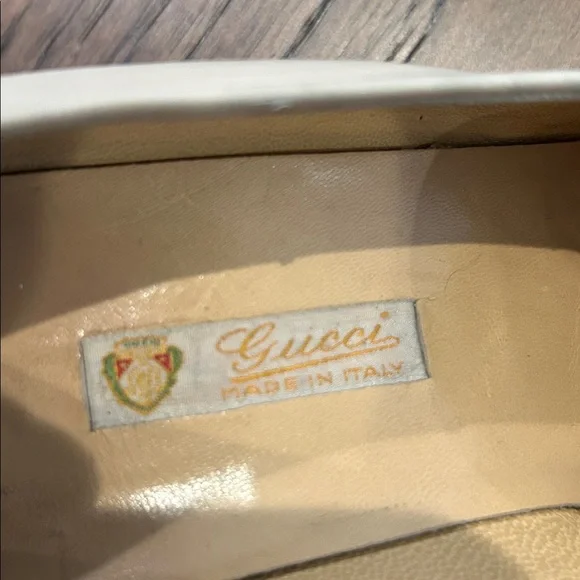 Gucci vintage Cream Loafers with iconic Detail. Made in Italy - Picture 8 of 8
